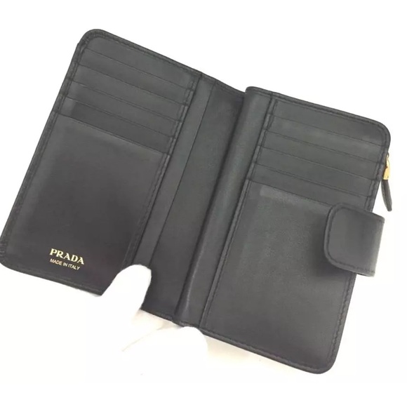 232 Preloved Prada Logo Studded Leather Bifold Wallet - Picture 5 of 9
